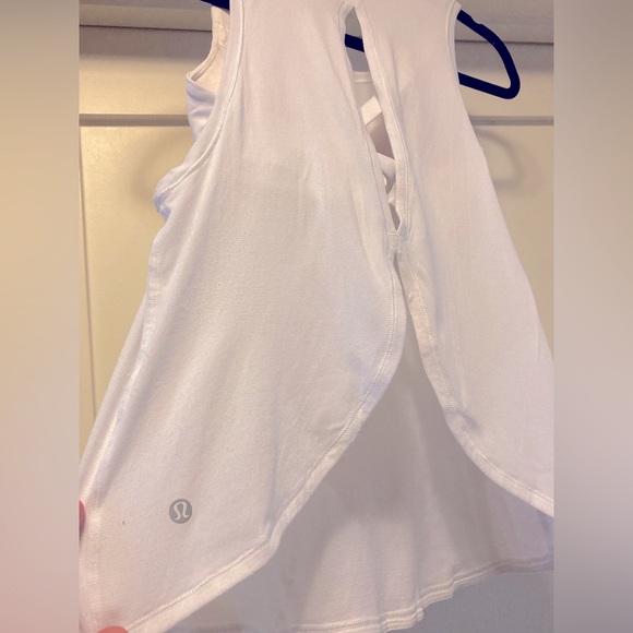Lululemon Open Back Tank with Connected Cross Strap Bra - Picture 3 of 4